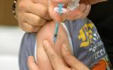 Menores de cinco años deben vacunarse contra la influenza: IMSS