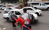 Taxi en las calles de Cuernavaca durante la temporada navideña. / Emireth Cossio | El Sol de Cuernavaca